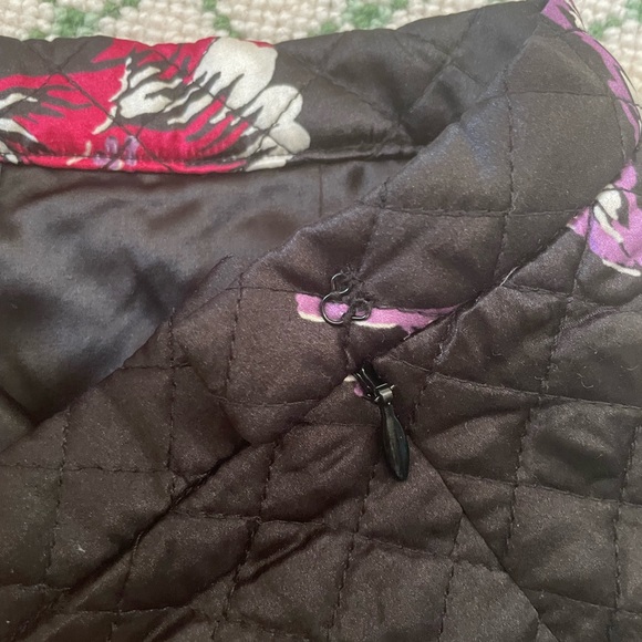 Morgan Lane quilted shorts. Large - Picture 4 of 4